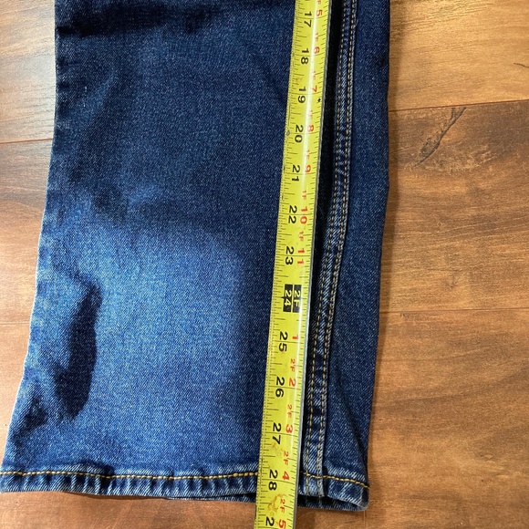 Levis Signature Gold relaxed denim - Picture 10 of 13